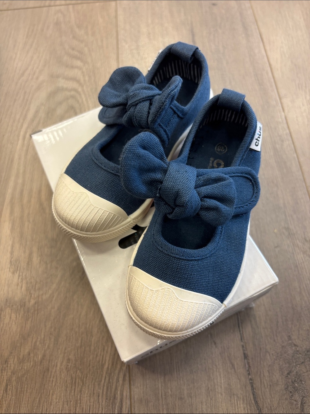 NIB Chus size 26 navy Maryjane shoes